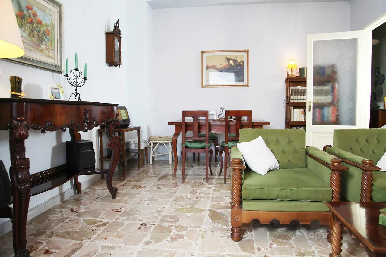 Teatro Greco Balcony Apartment 陶尔米纳