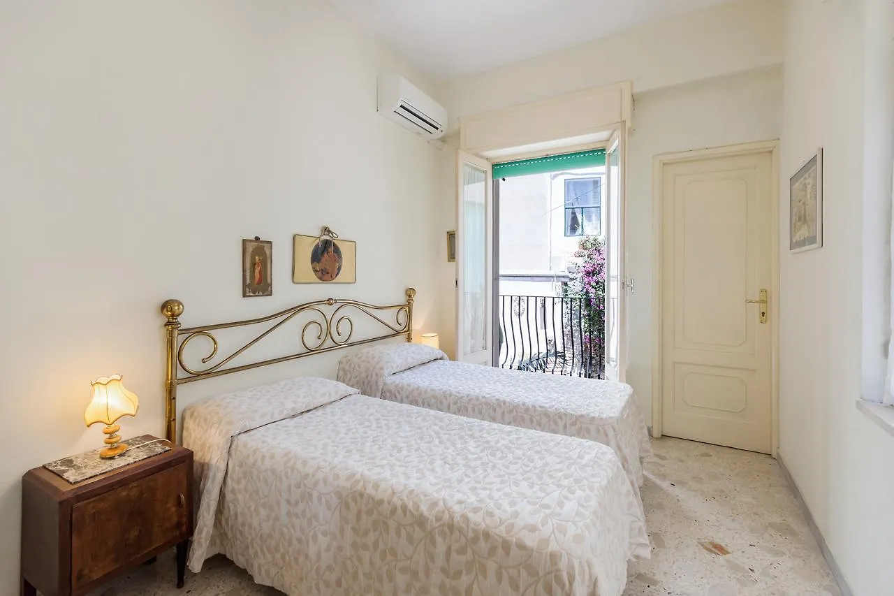 Teatro Greco Balcony Apartment 陶尔米纳
