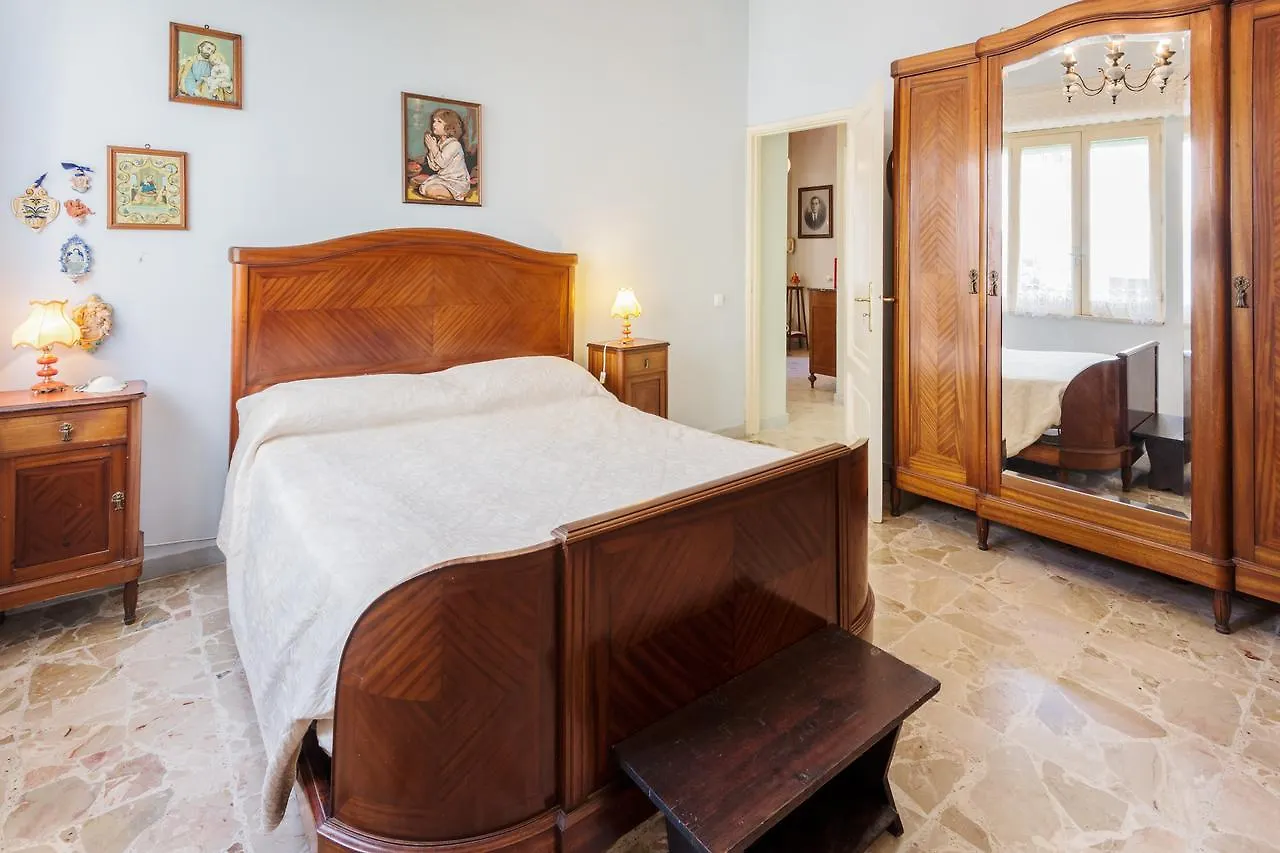Teatro Greco Balcony Apartment 陶尔米纳